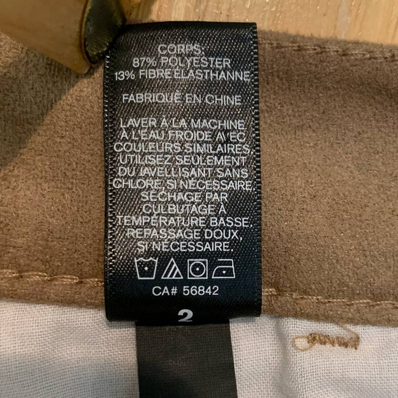 EXPRESS Skirt Womens 2 Faux Suede‎ Mini Exposed Button A Line Light Tan Beige - Picture 7 of 7